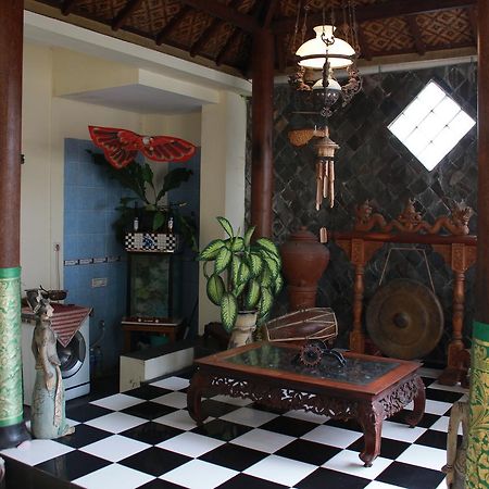La Javanaise Home Stay Malioboro Yogyakarta Exterior foto