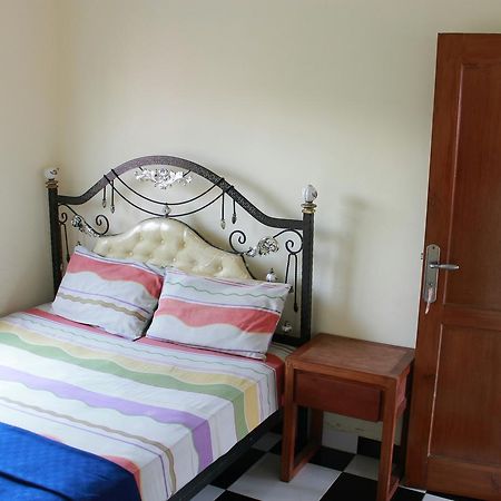 La Javanaise Home Stay Malioboro Yogyakarta Exterior foto